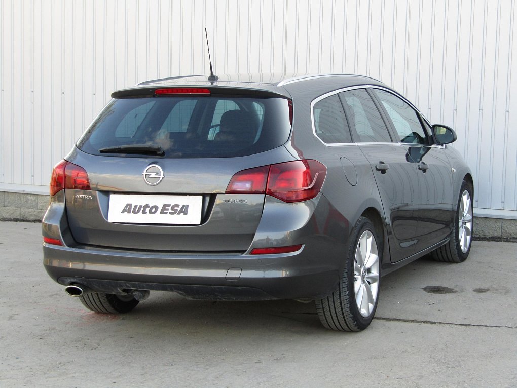Opel Astra 1.6 T Cosmo