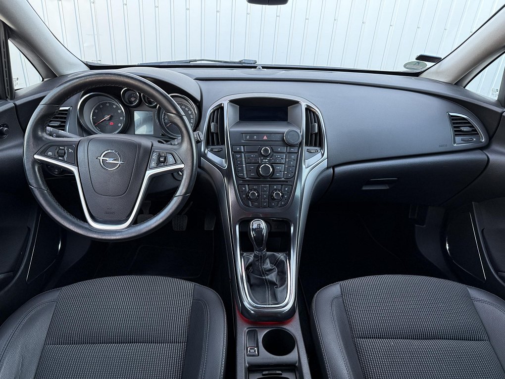 Opel Astra 1.6 T Cosmo