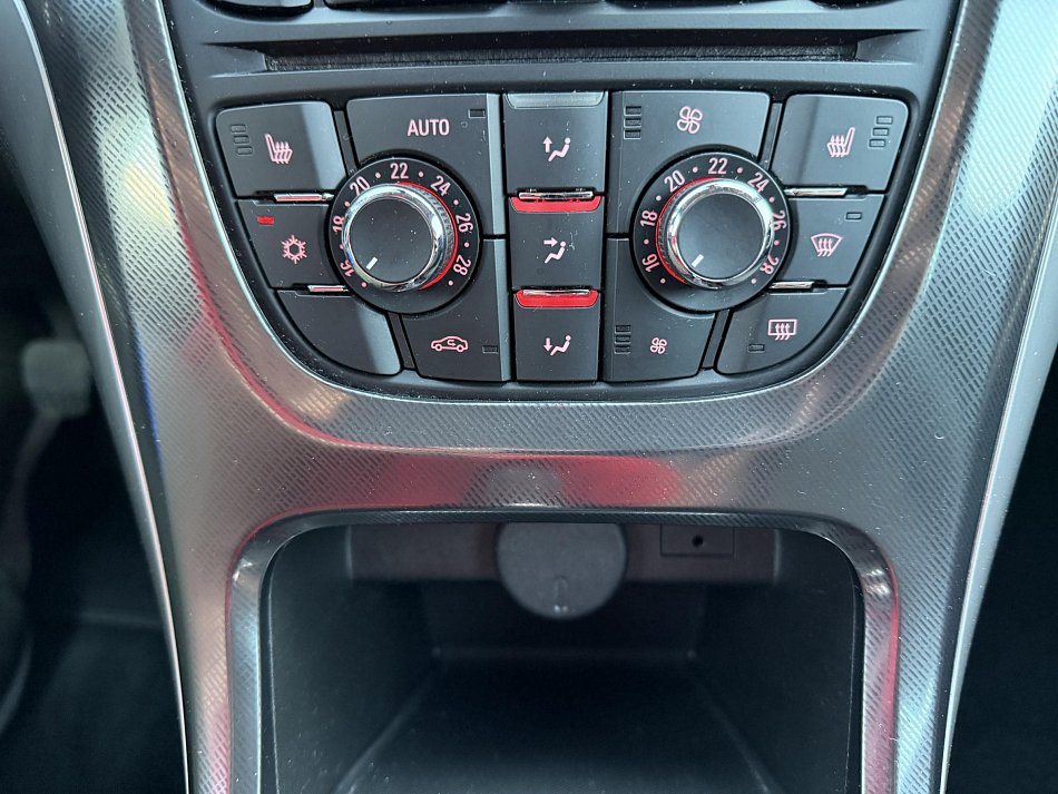 Opel Astra 1.6 T Cosmo