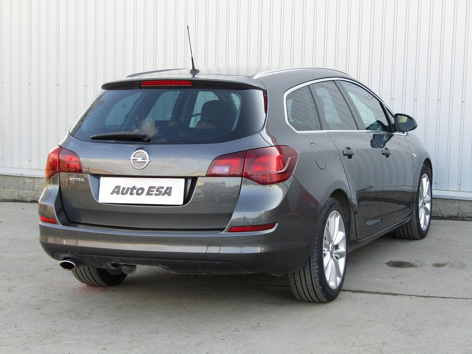 Opel Astra 1.6 T Cosmo