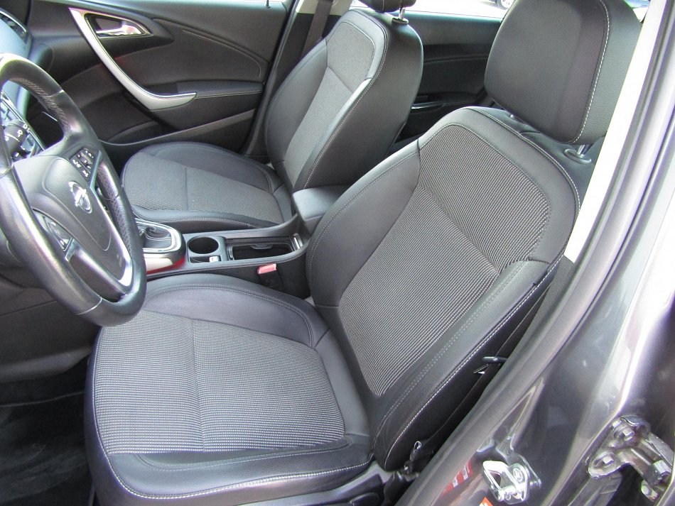 Opel Astra 1.6 T Cosmo