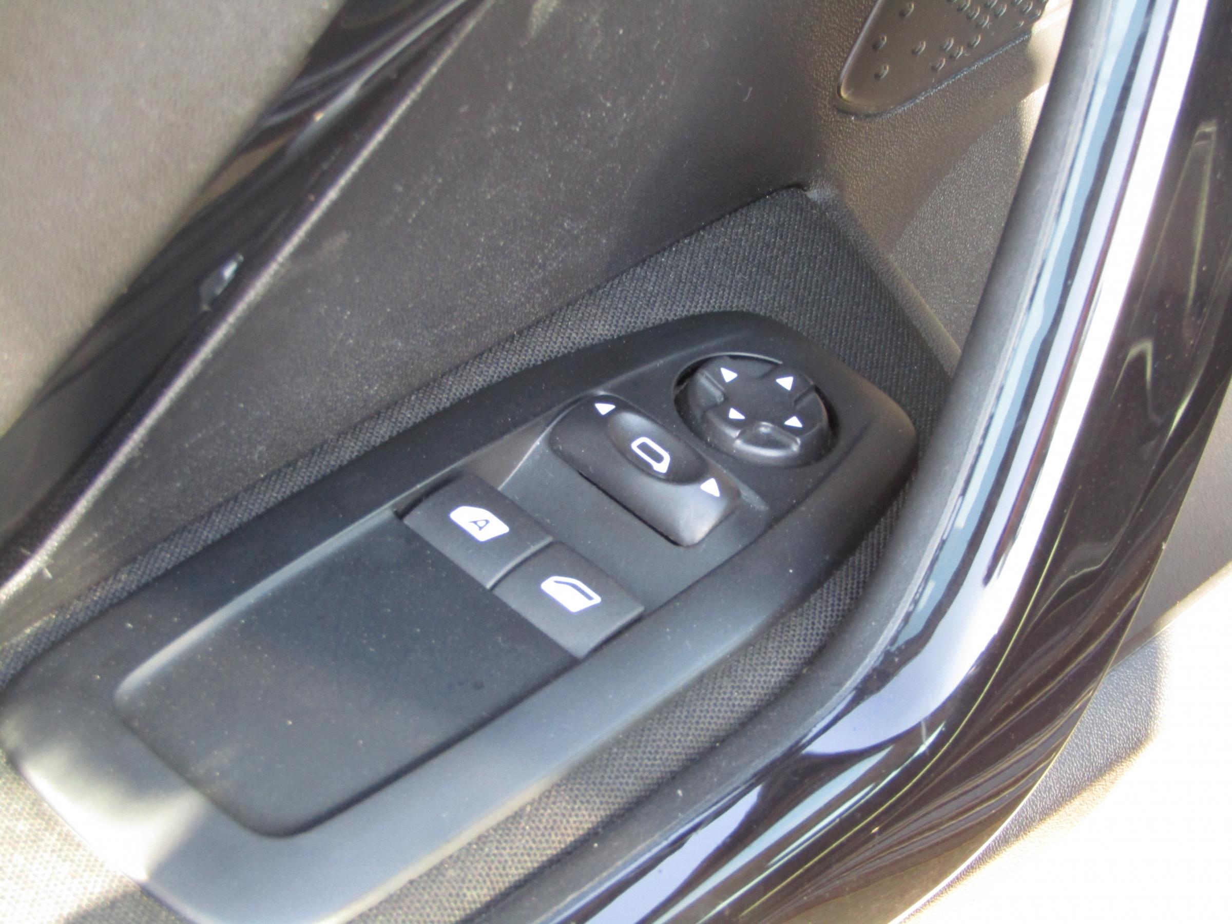 Peugeot 208, 2017 - pohled č. 11