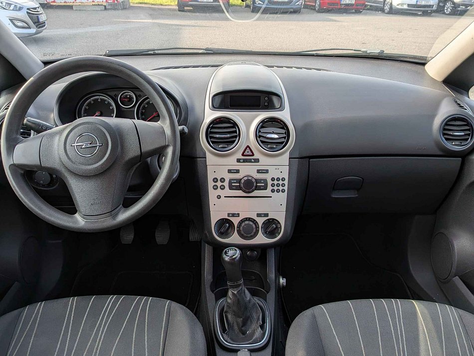 Opel Corsa 1.2i 