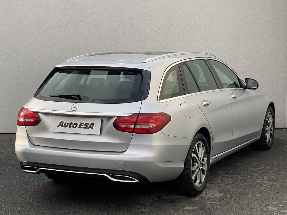 Mercedes-Benz Třída C 2.2CDi 