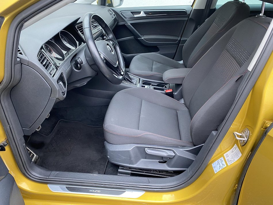 Volkswagen Golf 1.5 TSi Sound