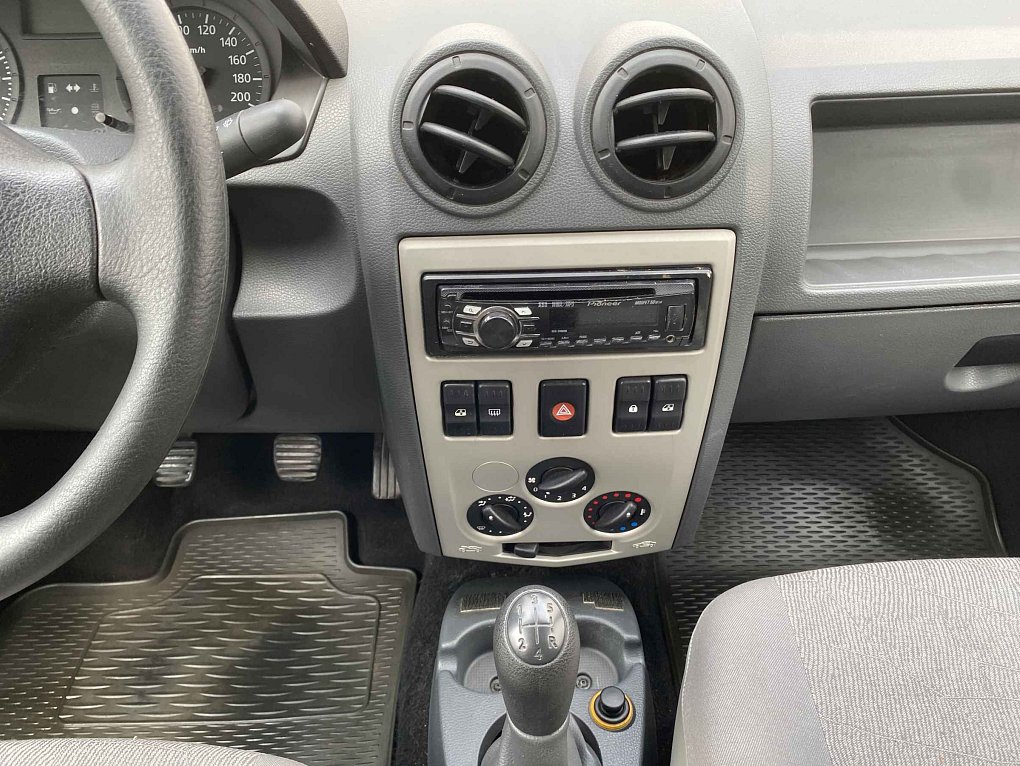 Dacia Logan 1.4i 
