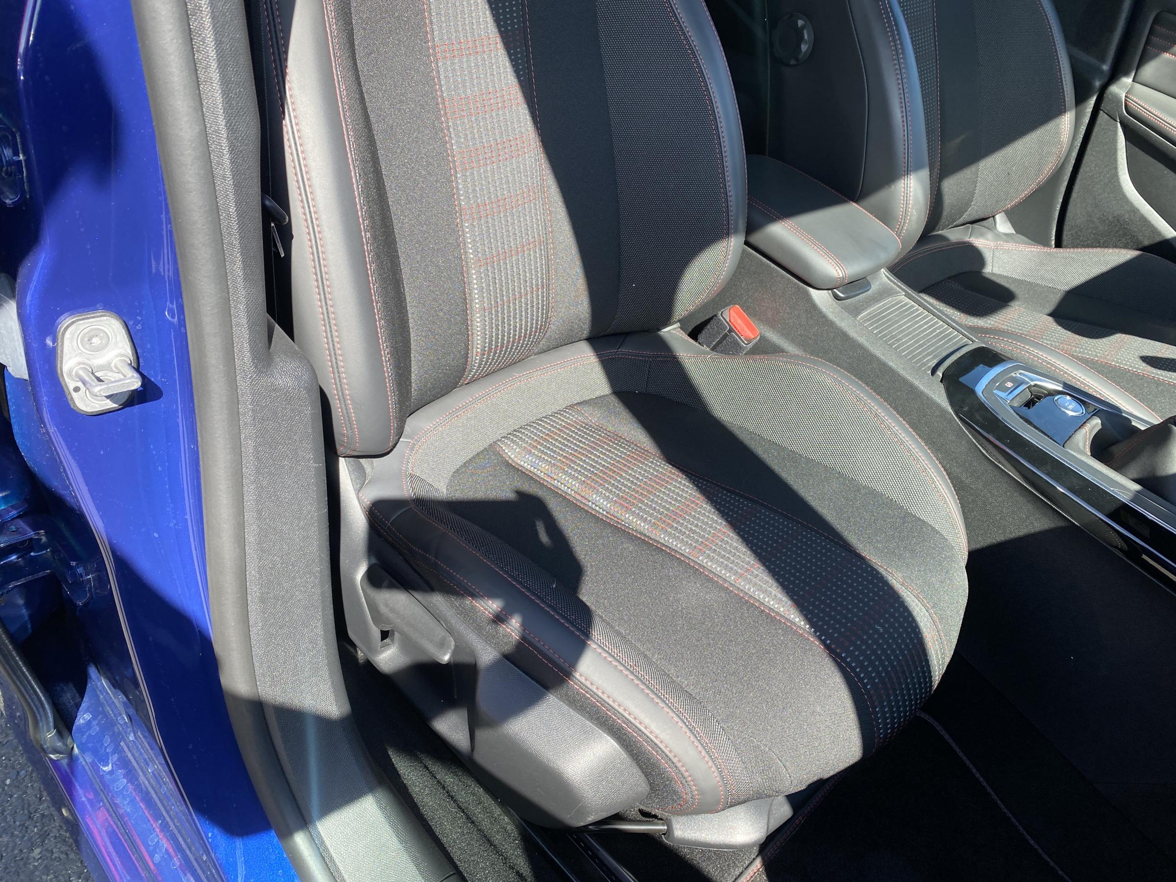 Peugeot 308, 2016 - pohled č. 12