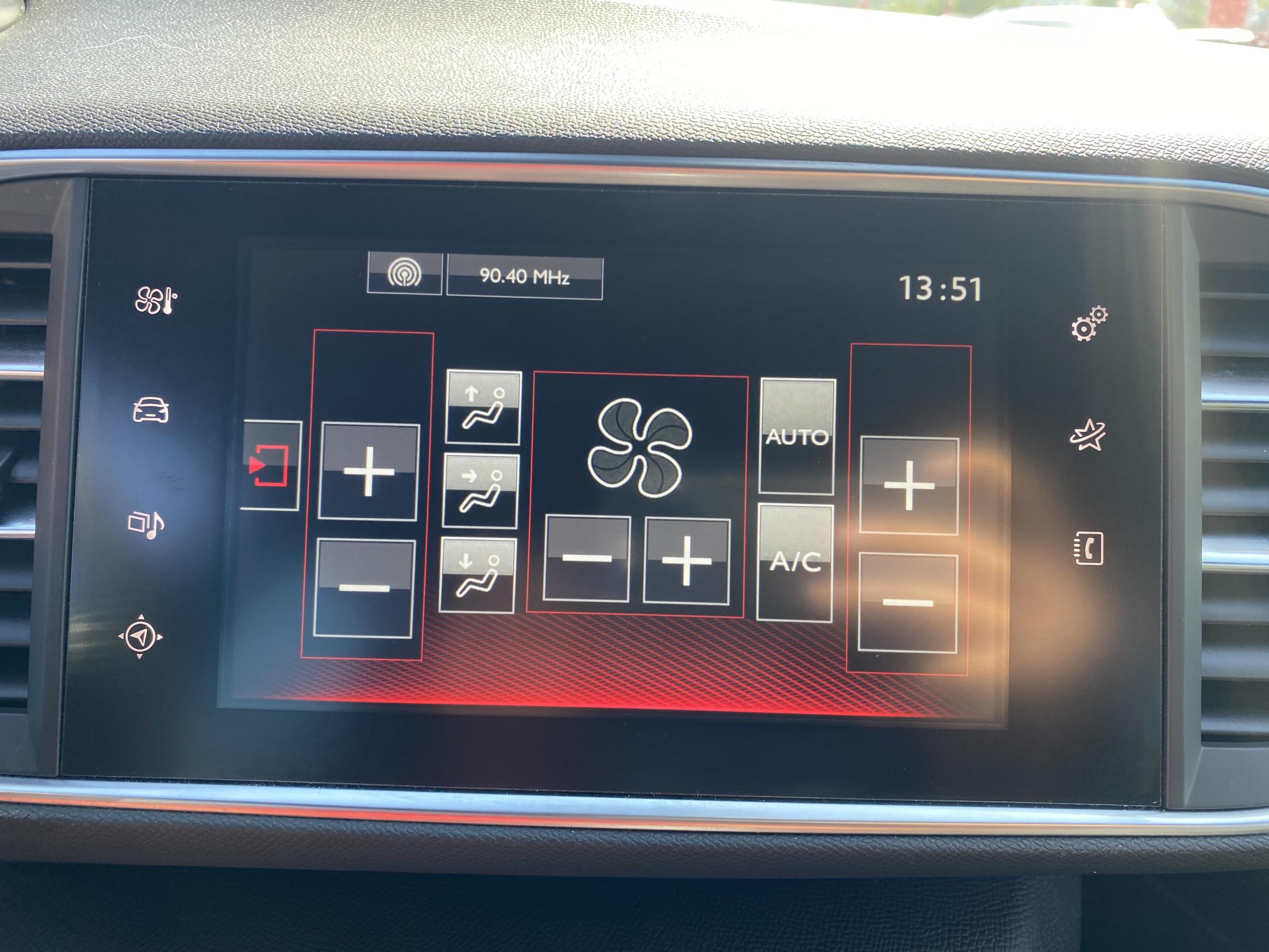 Peugeot 308, 2016 - pohled č. 19