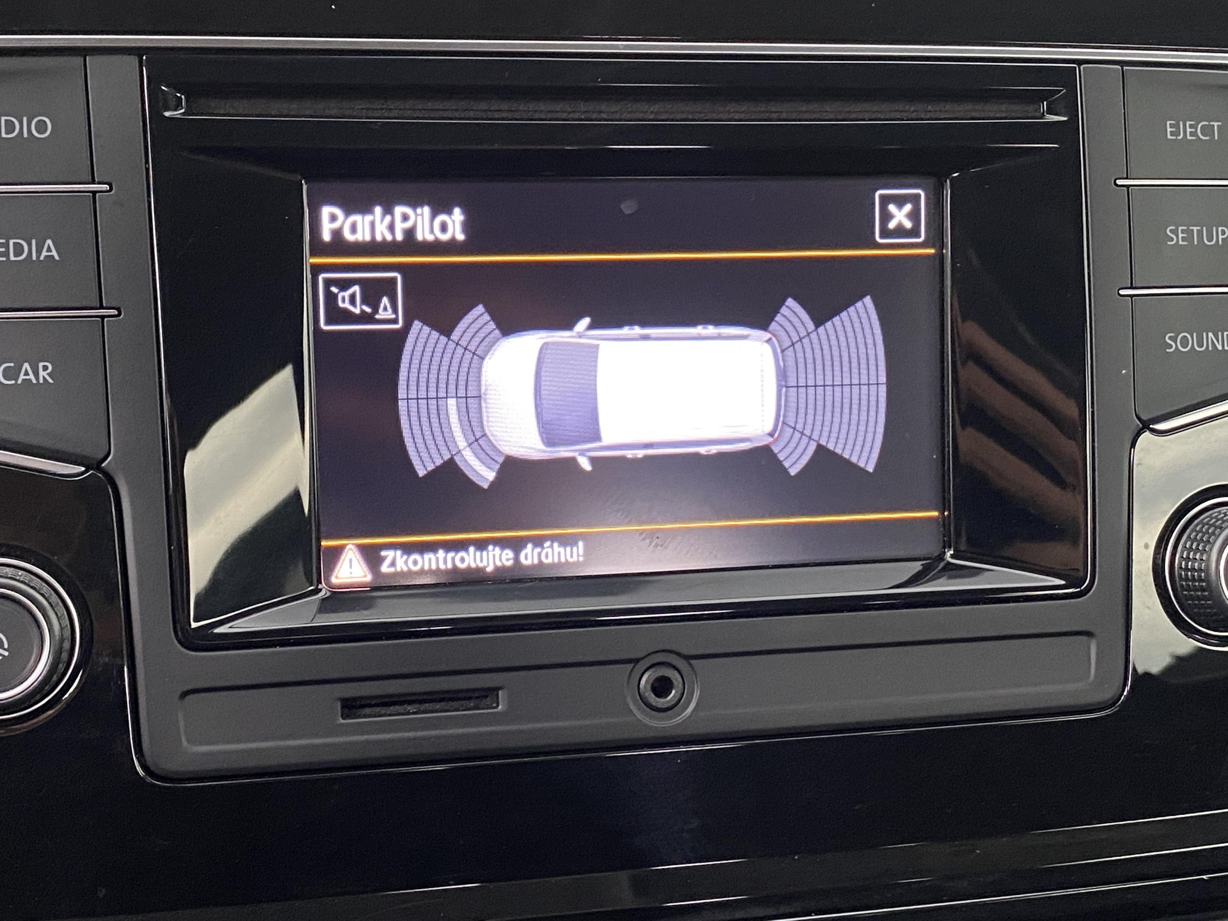 Volkswagen Touran, 2016 - pohled č. 17