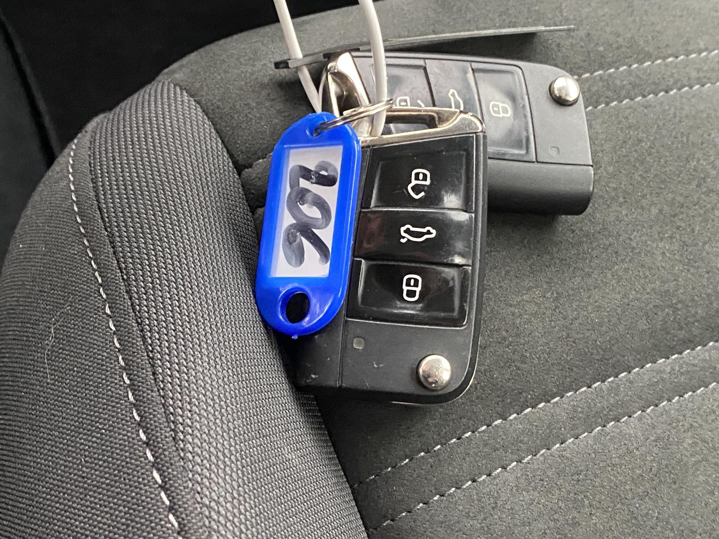 Volkswagen Touran, 2016 - pohled č. 18