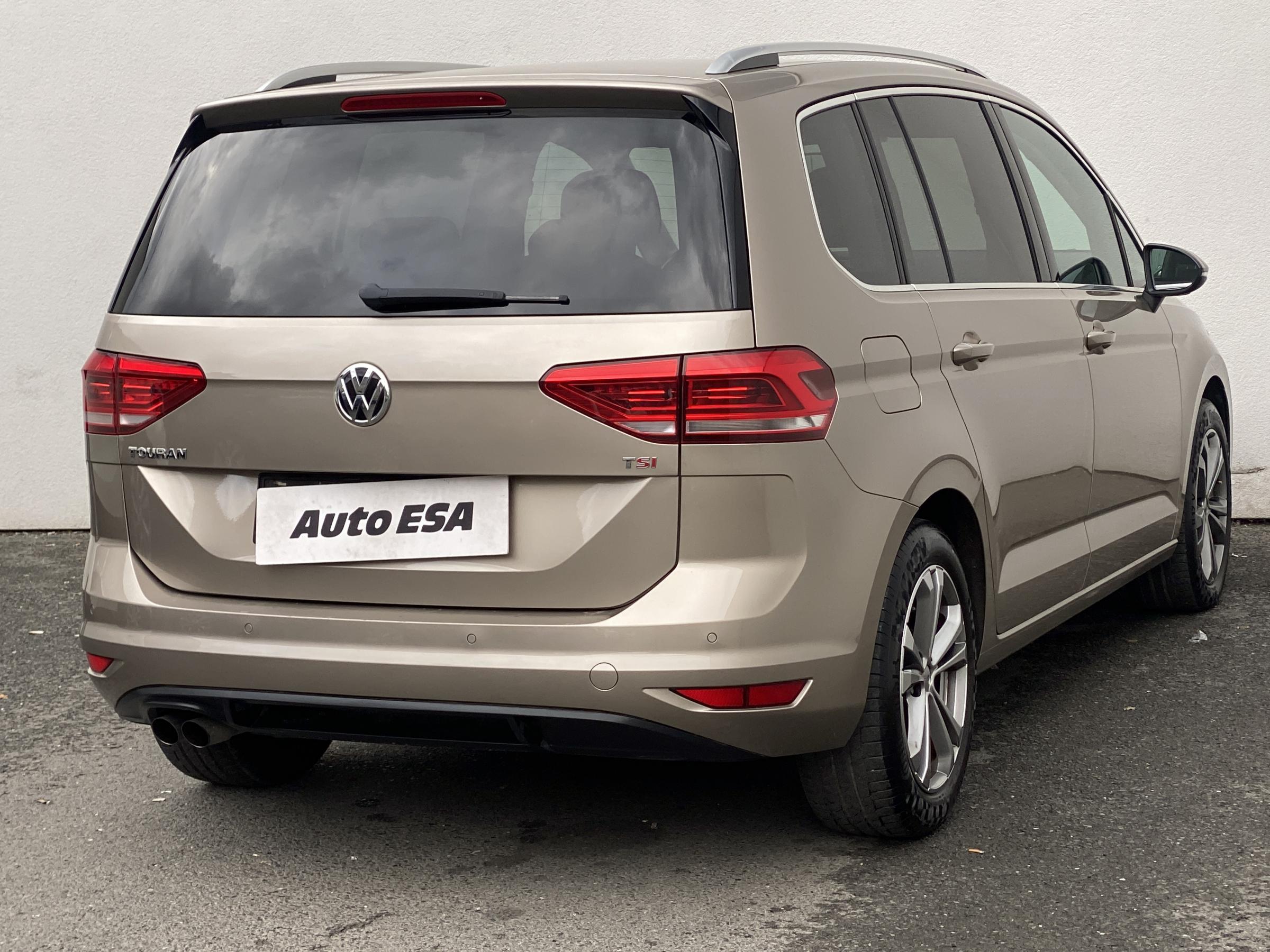Volkswagen Touran, 2016 - pohled č. 4