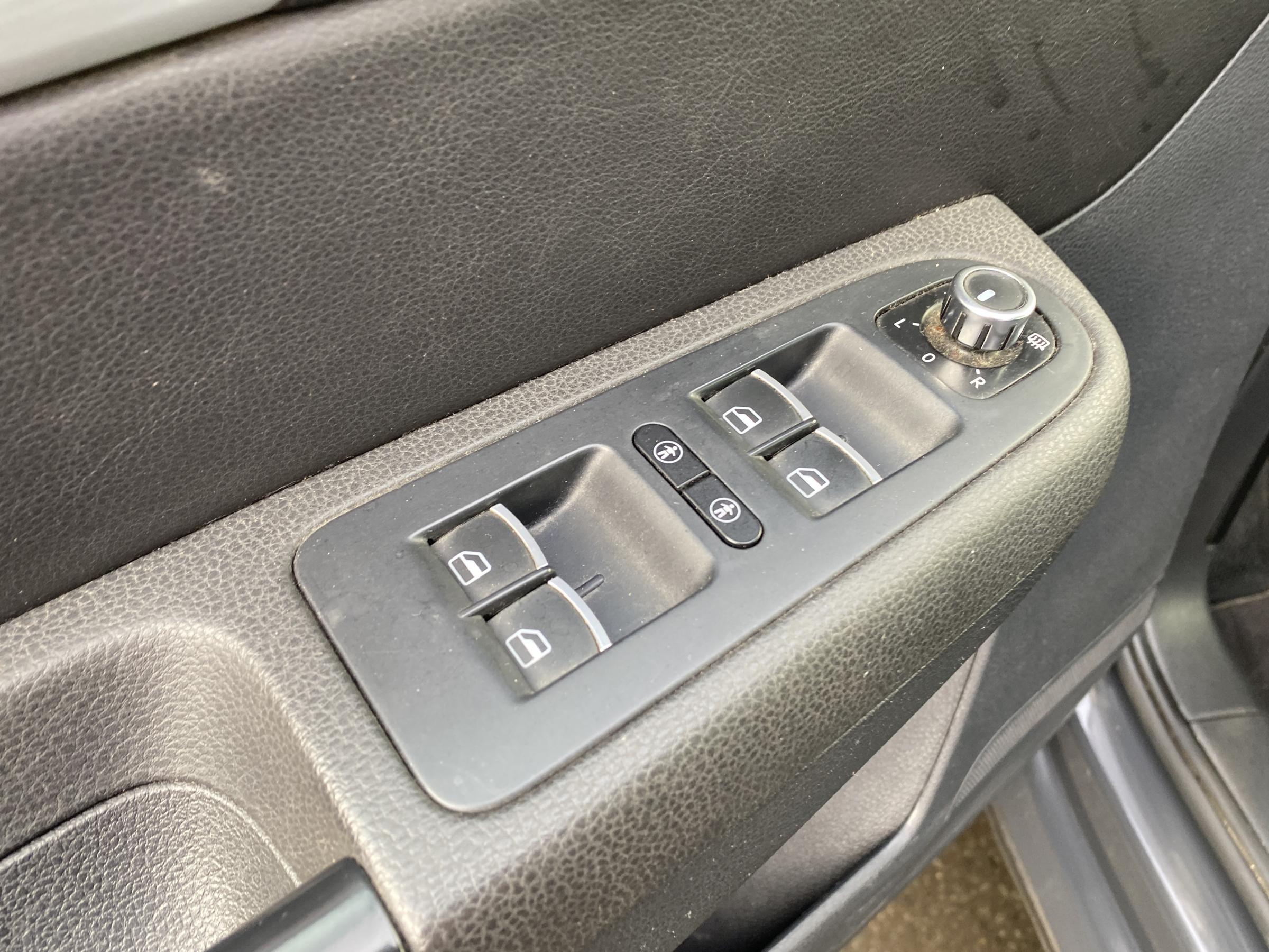 Volkswagen Sharan, 2012 - pohled č. 13