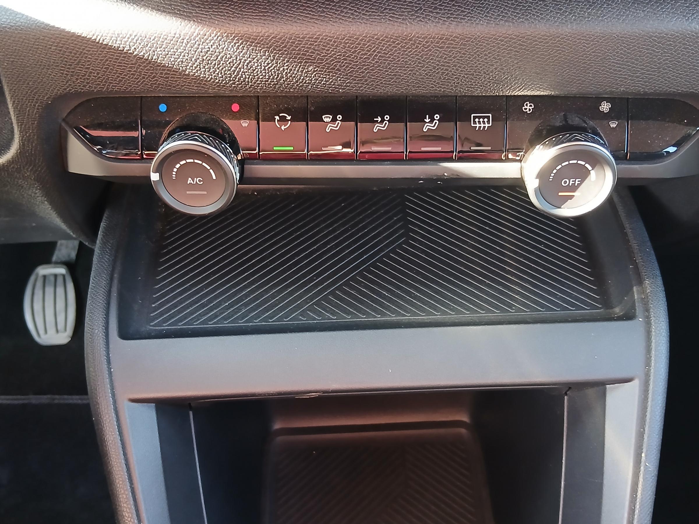 Citroën C4, 2022 - pohled č. 16