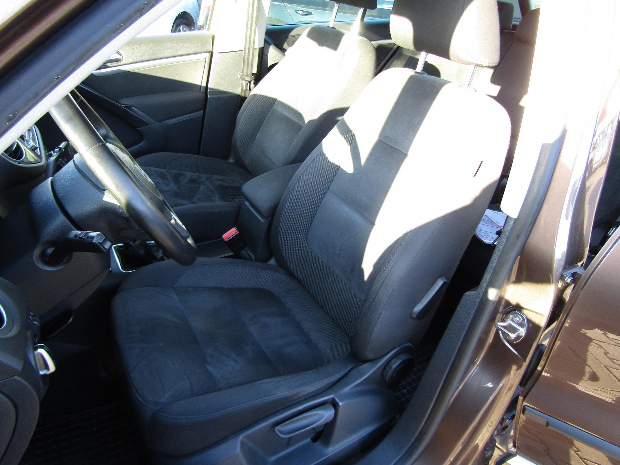 Volkswagen Tiguan, 2012 - pohled č. 9