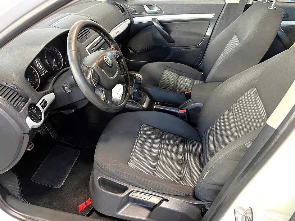 Škoda Octavia II 2.0 TDI Scout 4x4