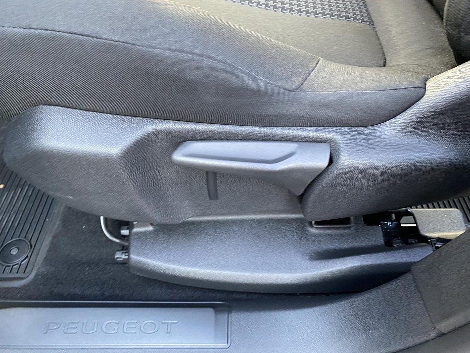 Peugeot 3008 1.2 PT Active