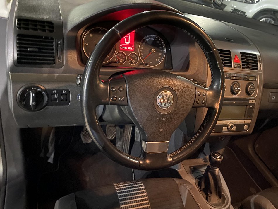 Volkswagen Touran 2.0 TDi 