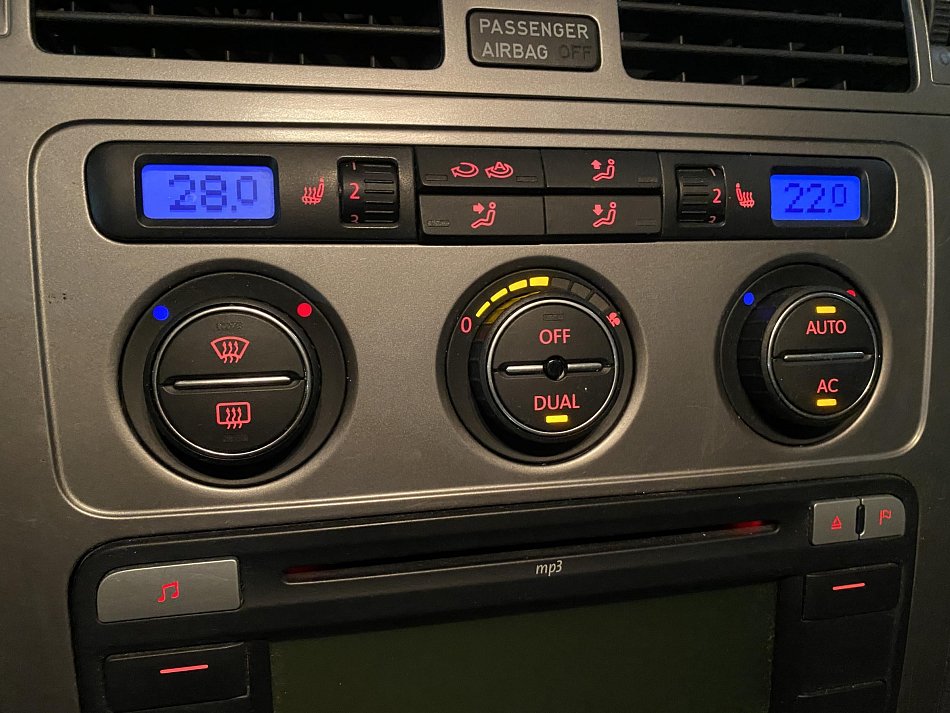 Volkswagen Touran 2.0 TDi 