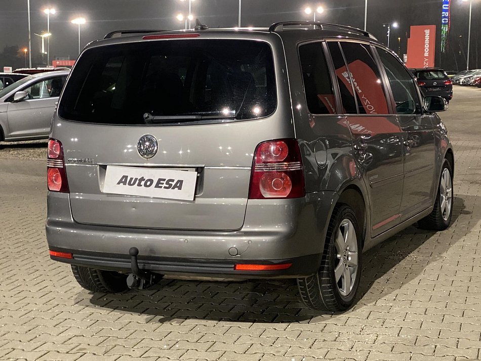 Volkswagen Touran 2.0 TDi 
