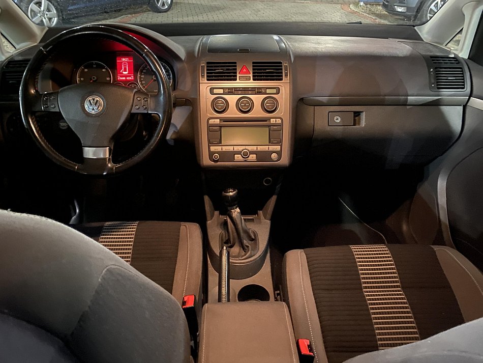 Volkswagen Touran 2.0 TDi 