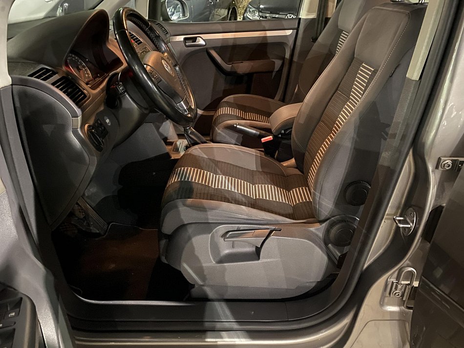 Volkswagen Touran 2.0 TDi 