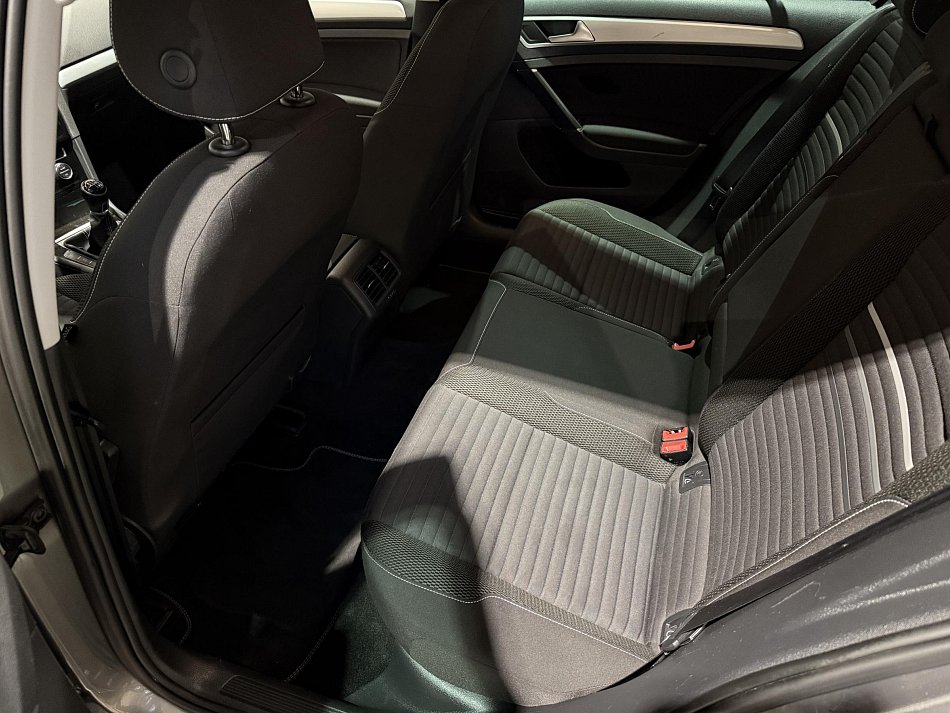 Volkswagen Golf 1.2 TSI 