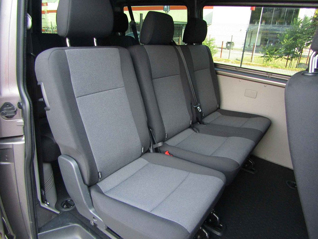 Volkswagen Transporter 2.0TDi  8míst