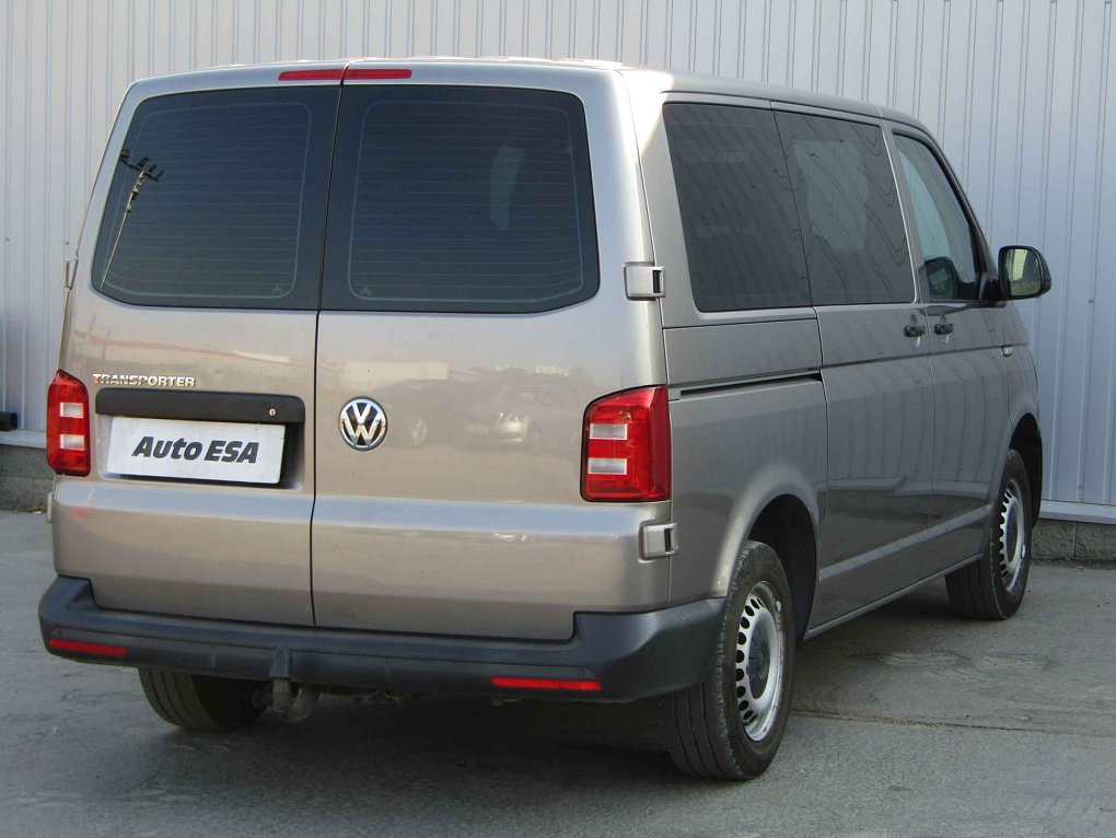 Volkswagen Transporter 2.0TDi  8míst