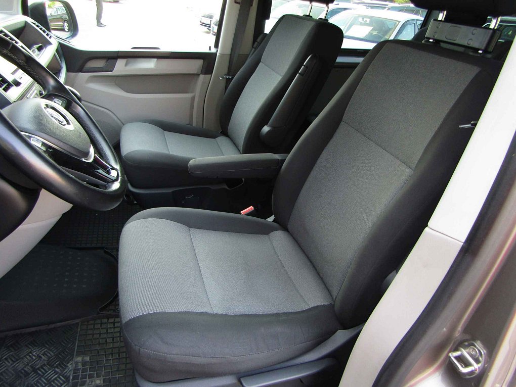 Volkswagen Transporter 2.0TDi  8míst