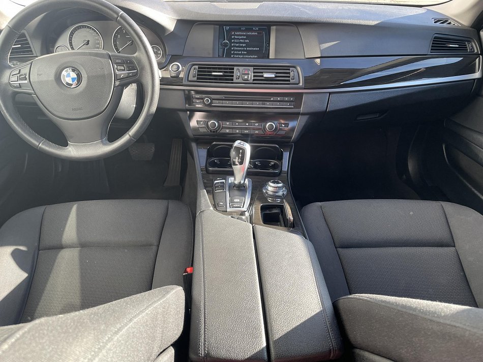 BMW Řada 5 2.0 T  520i