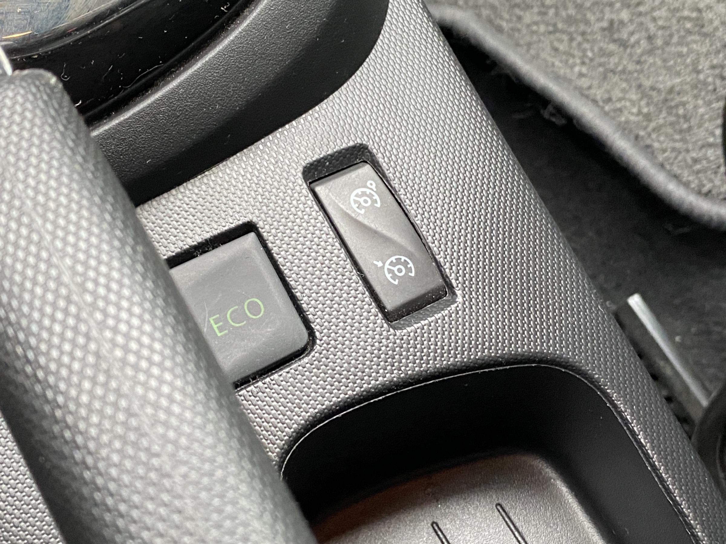 Renault Captur, 2014 - pohled č. 21