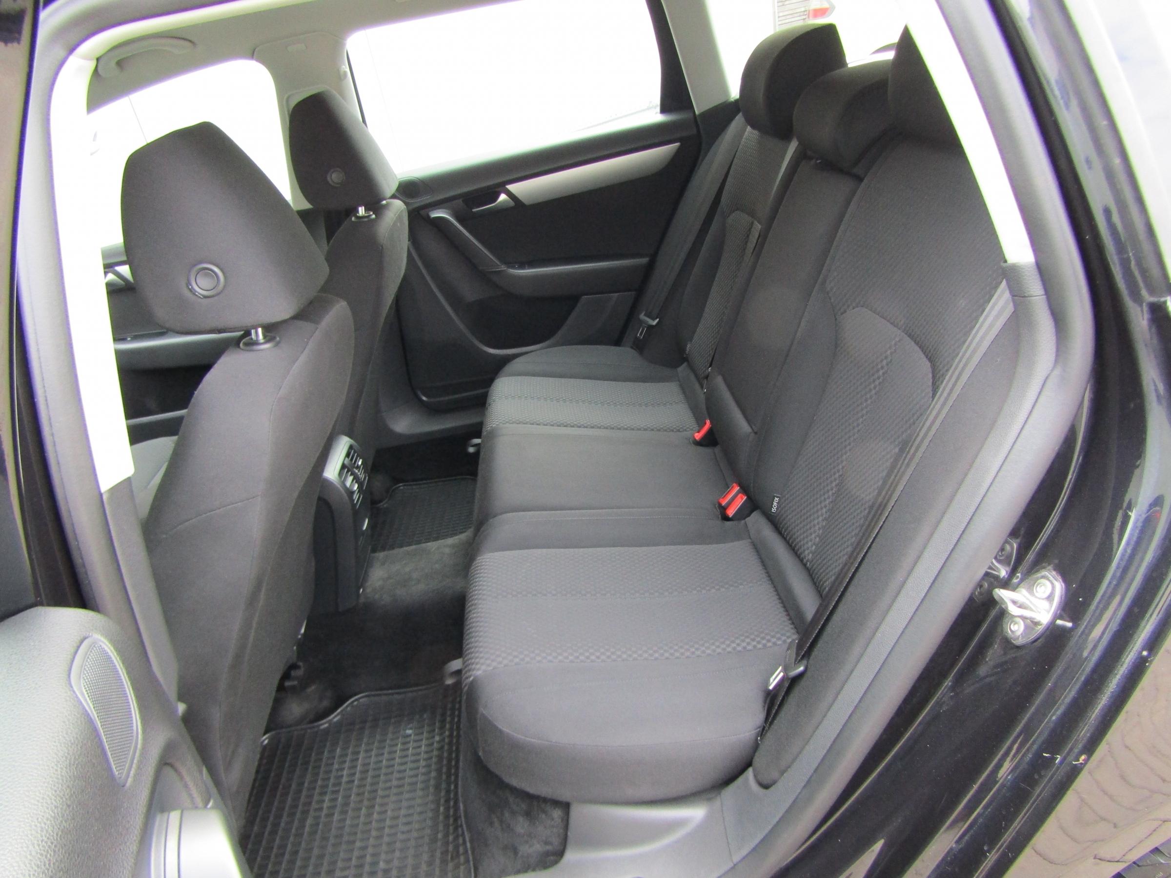 Volkswagen Passat, 2011 - pohled č. 10