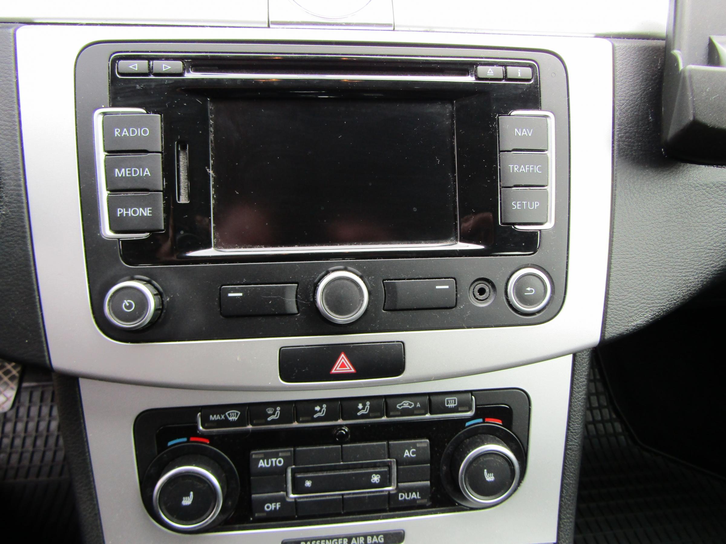 Volkswagen Passat, 2011 - pohled č. 12