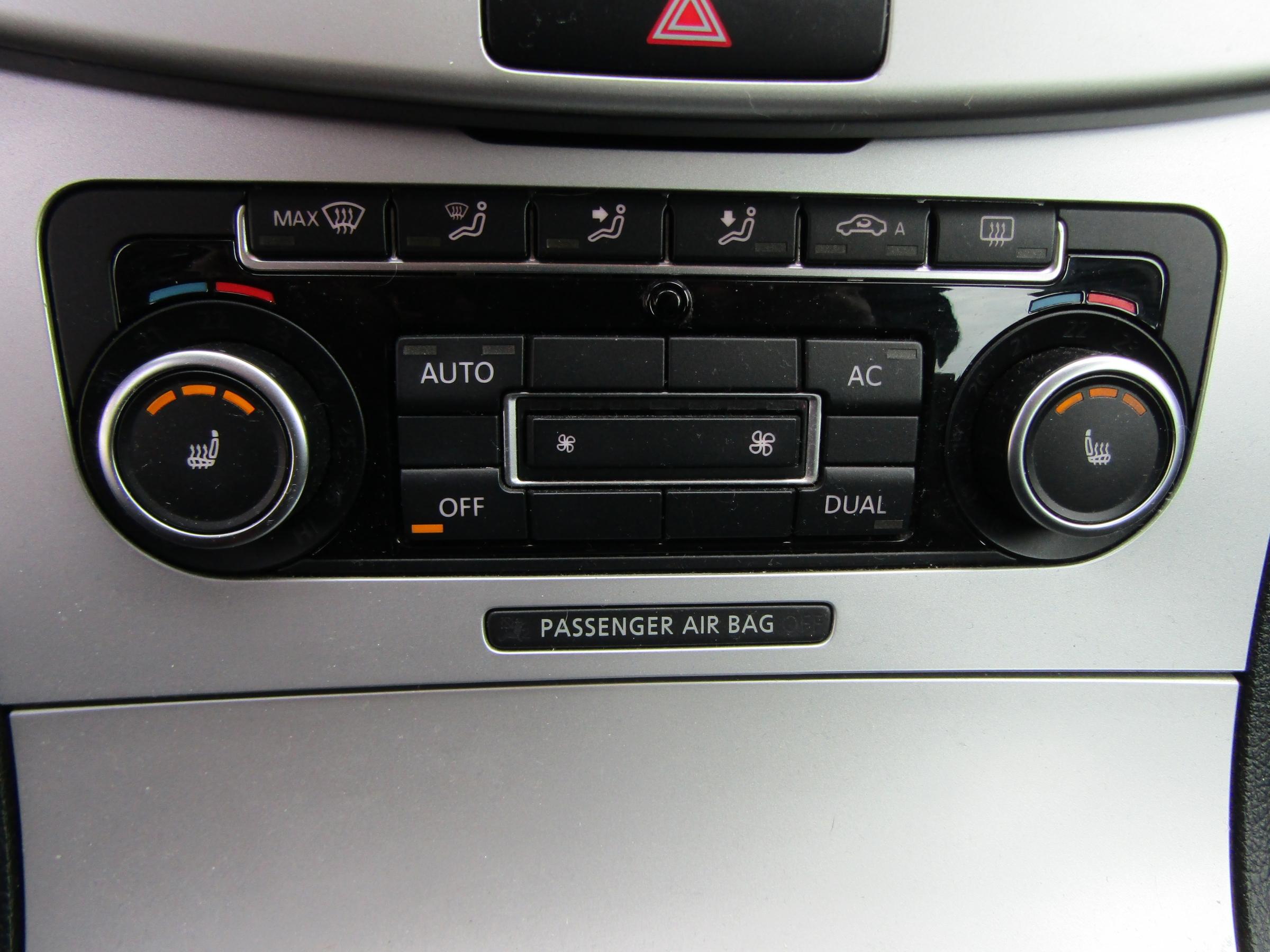 Volkswagen Passat, 2011 - pohled č. 14