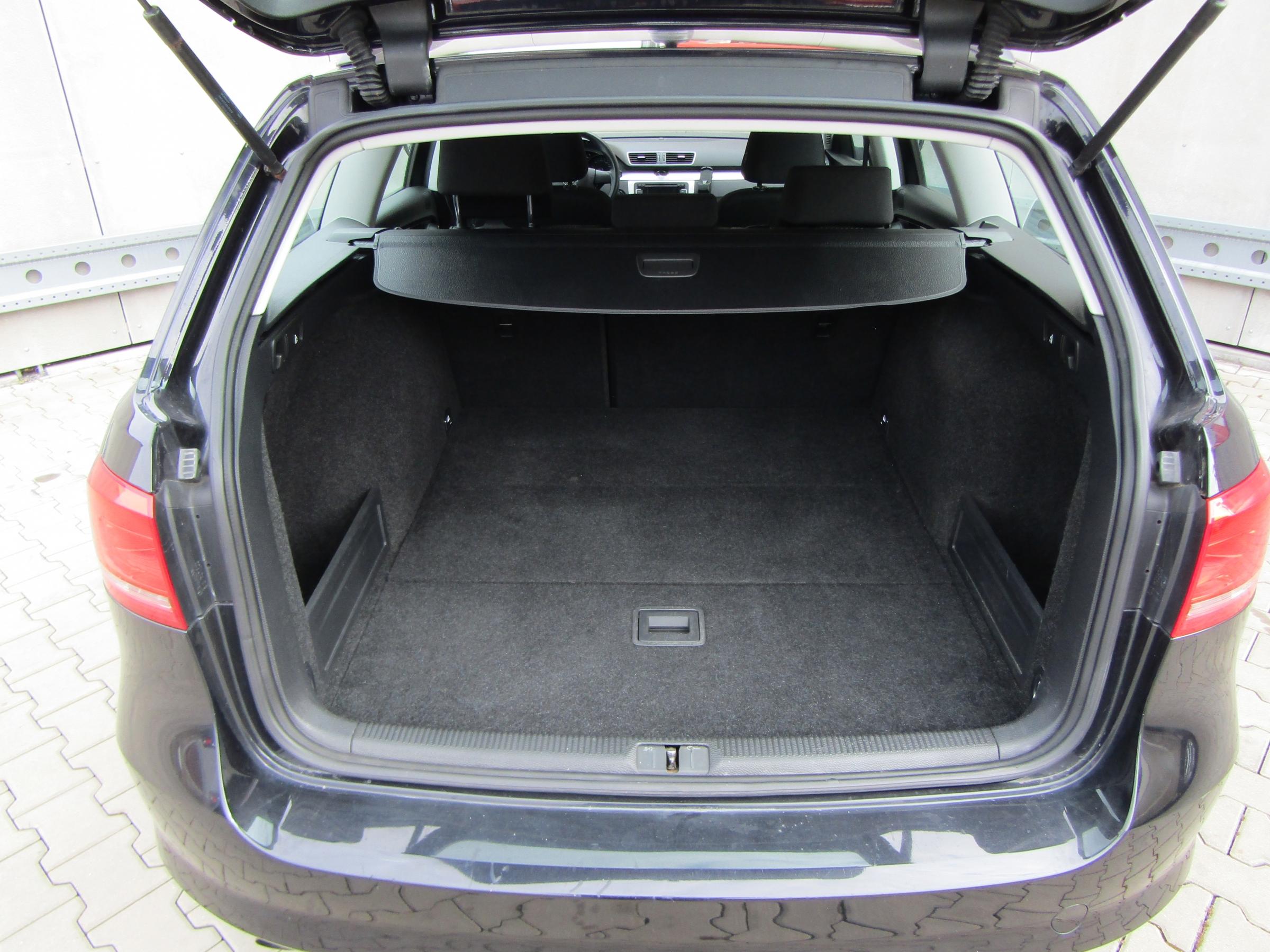 Volkswagen Passat, 2011 - pohled č. 7