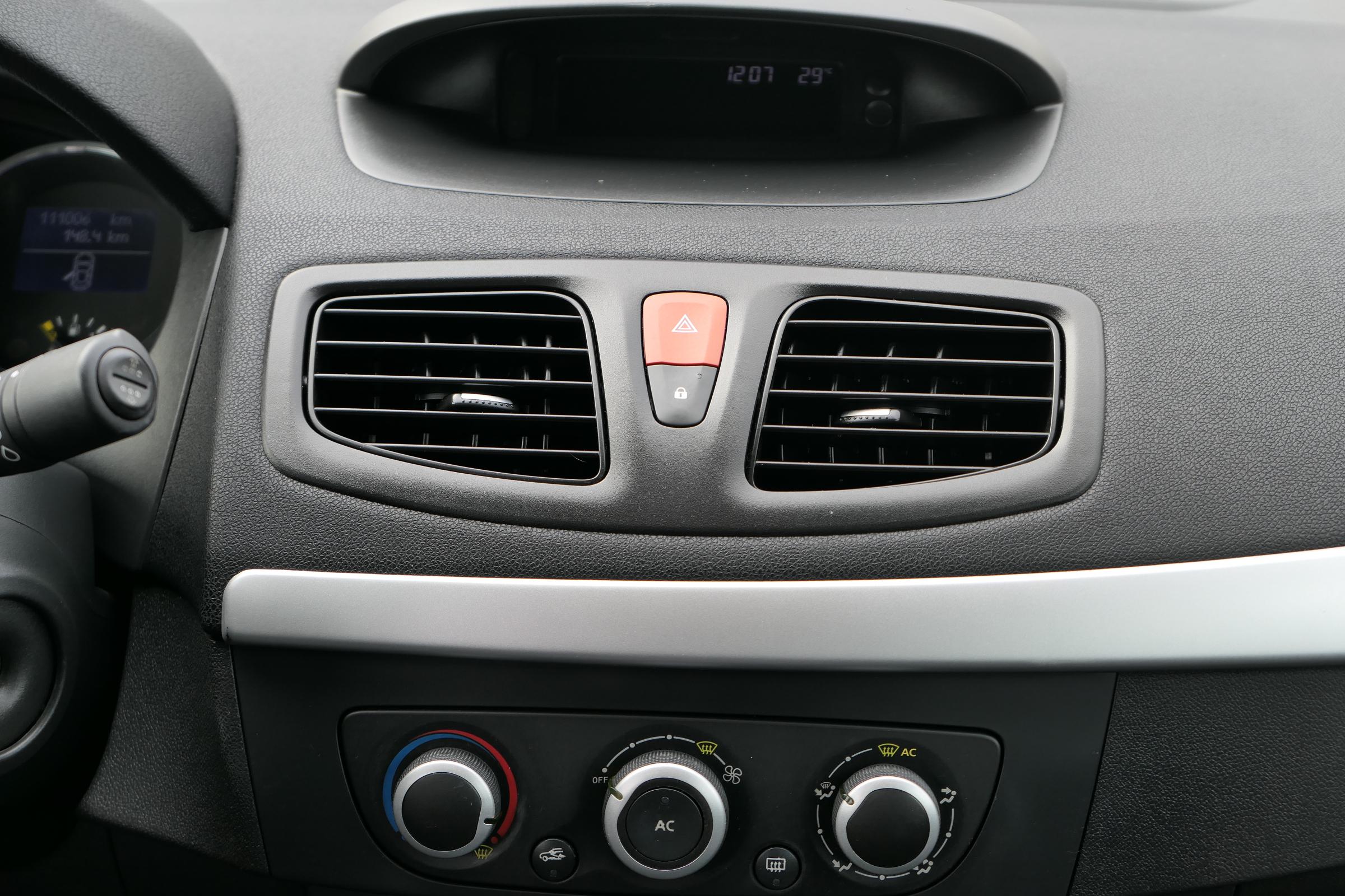 Renault Fluence, 2010 - pohled č. 12