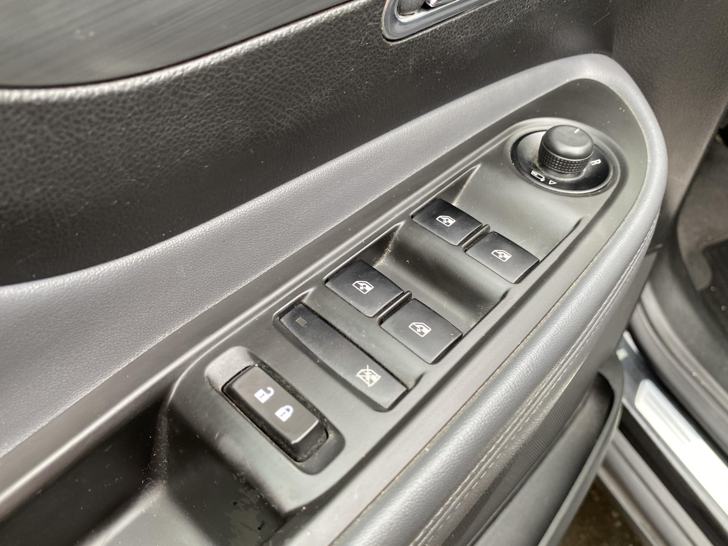 Opel Mokka, 2013 - pohled č. 13