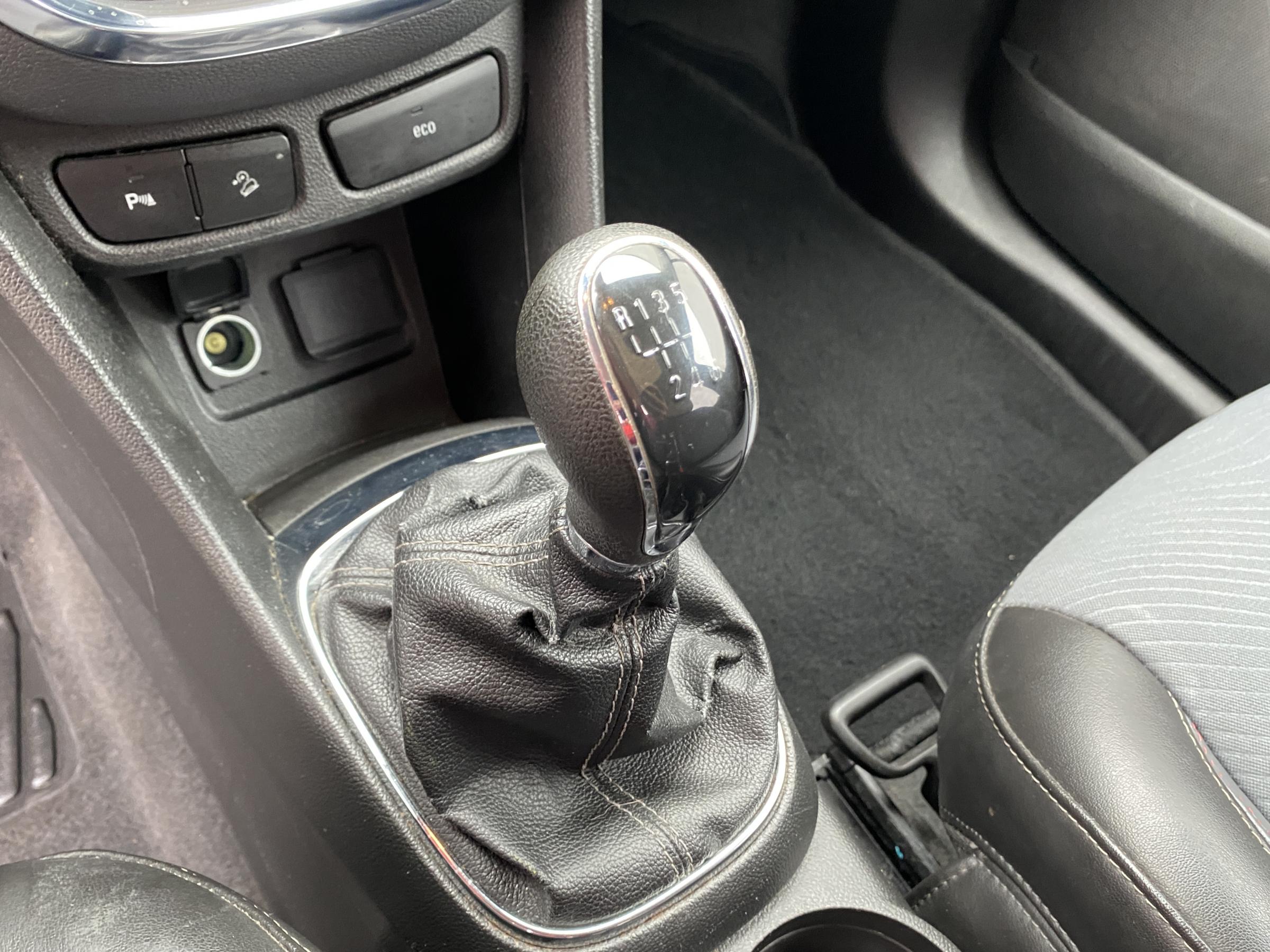 Opel Mokka, 2013 - pohled č. 16