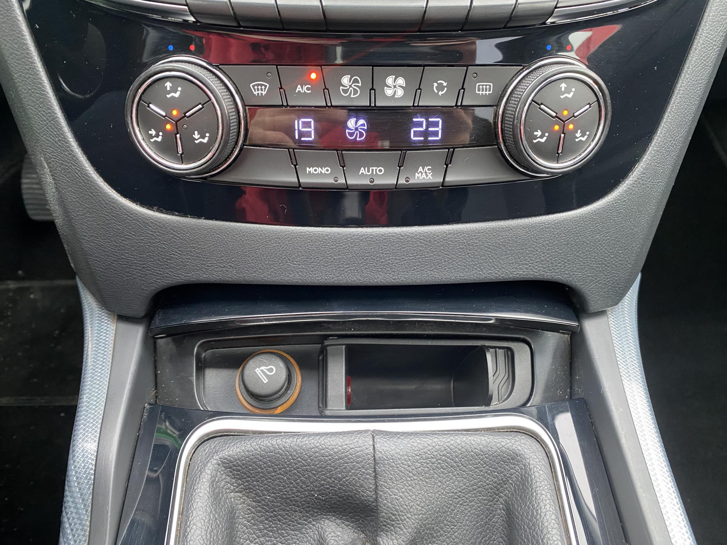 Peugeot 508, 2014 - pohled č. 16