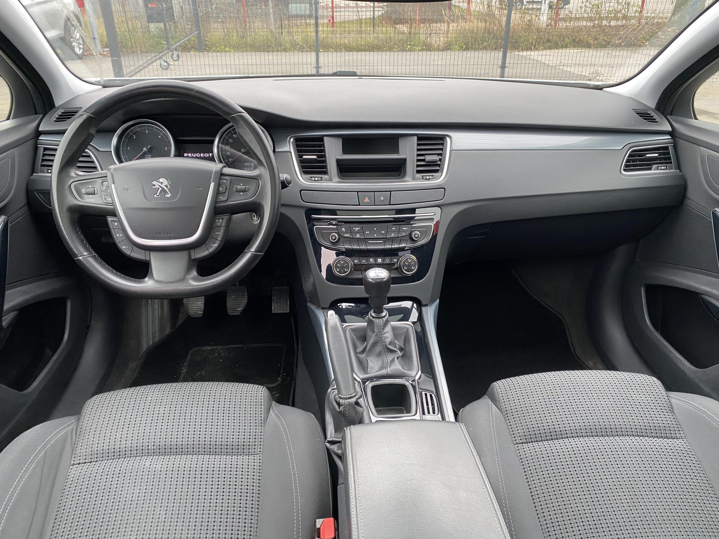 Peugeot 508, 2014 - pohled č. 8