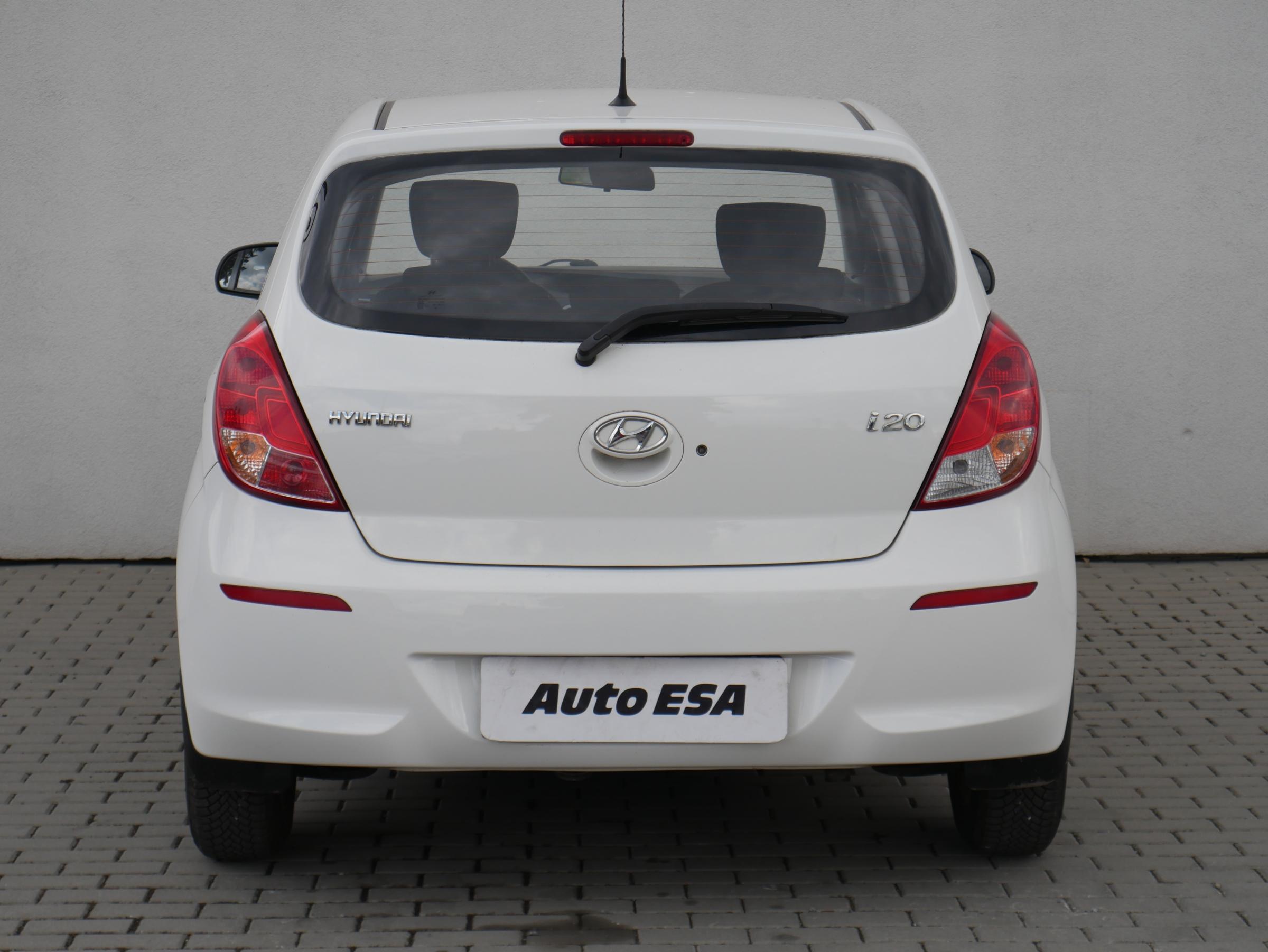 Hyundai i20, 2013 - pohled č. 5
