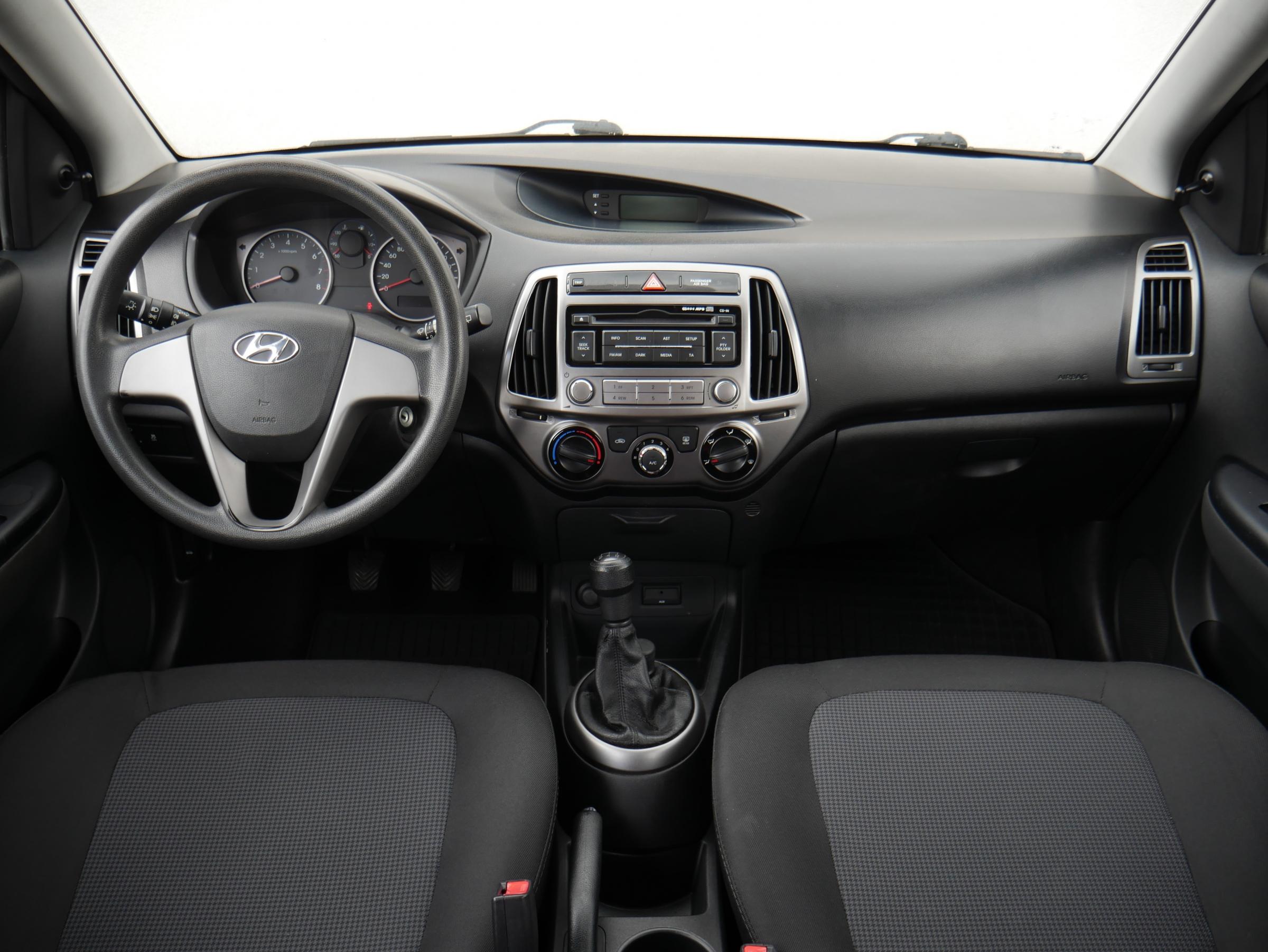 Hyundai i20, 2013 - pohled č. 8