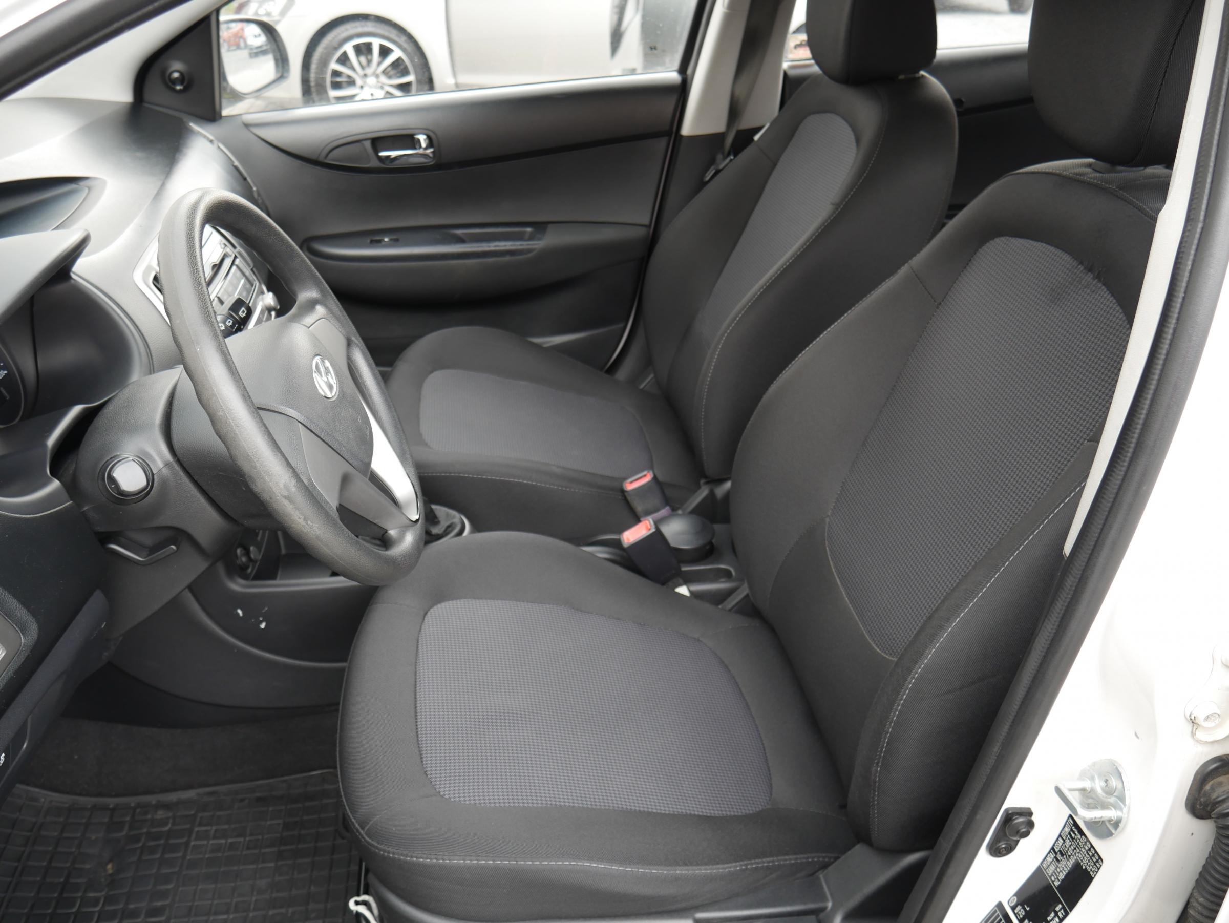Hyundai i20, 2013 - pohled č. 9