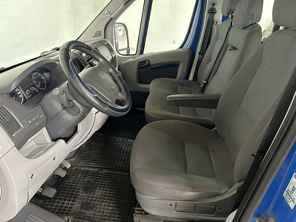 Peugeot Boxer 2.2HDi  6míst