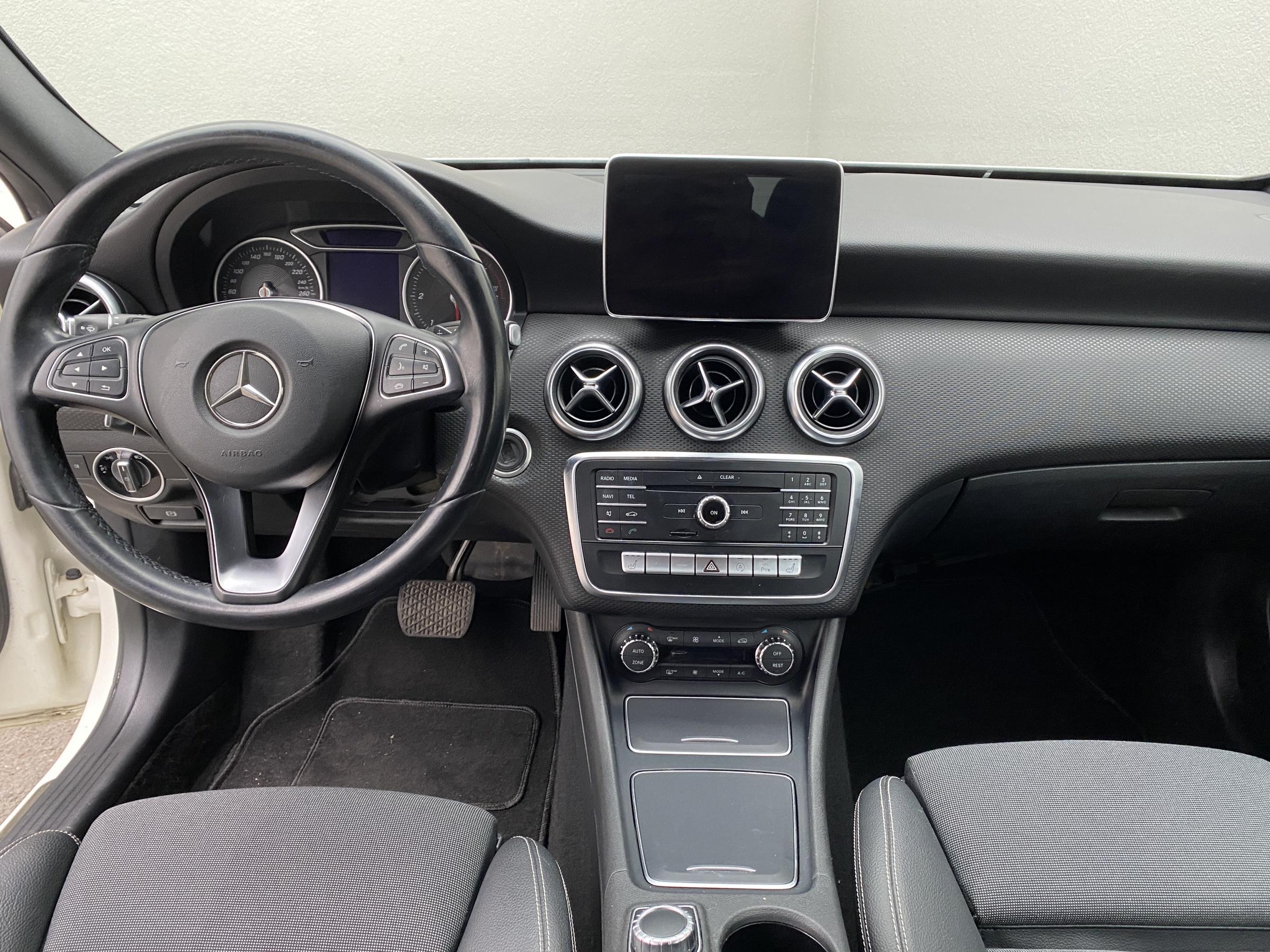 Mercedes-Benz Třída A, 2015 - pohled č. 9