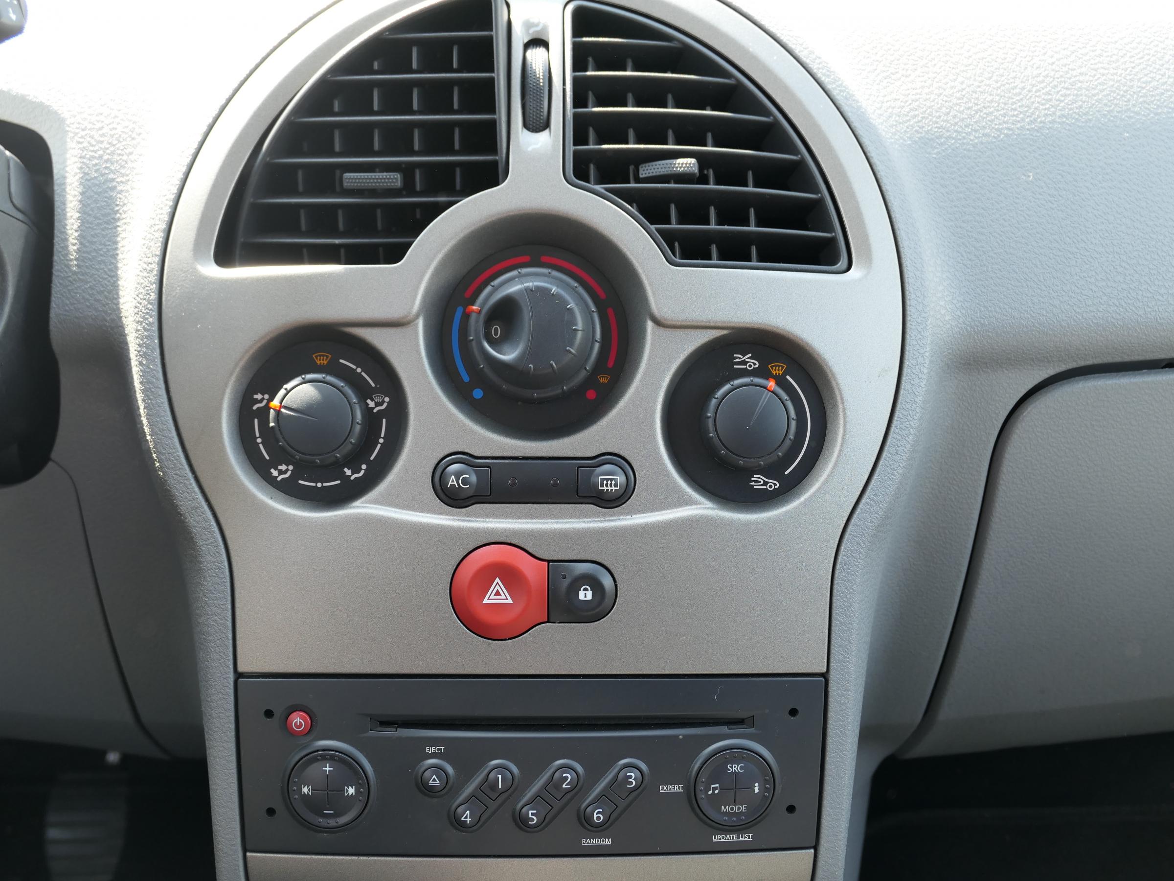 Renault Modus, 2008 - pohled č. 10