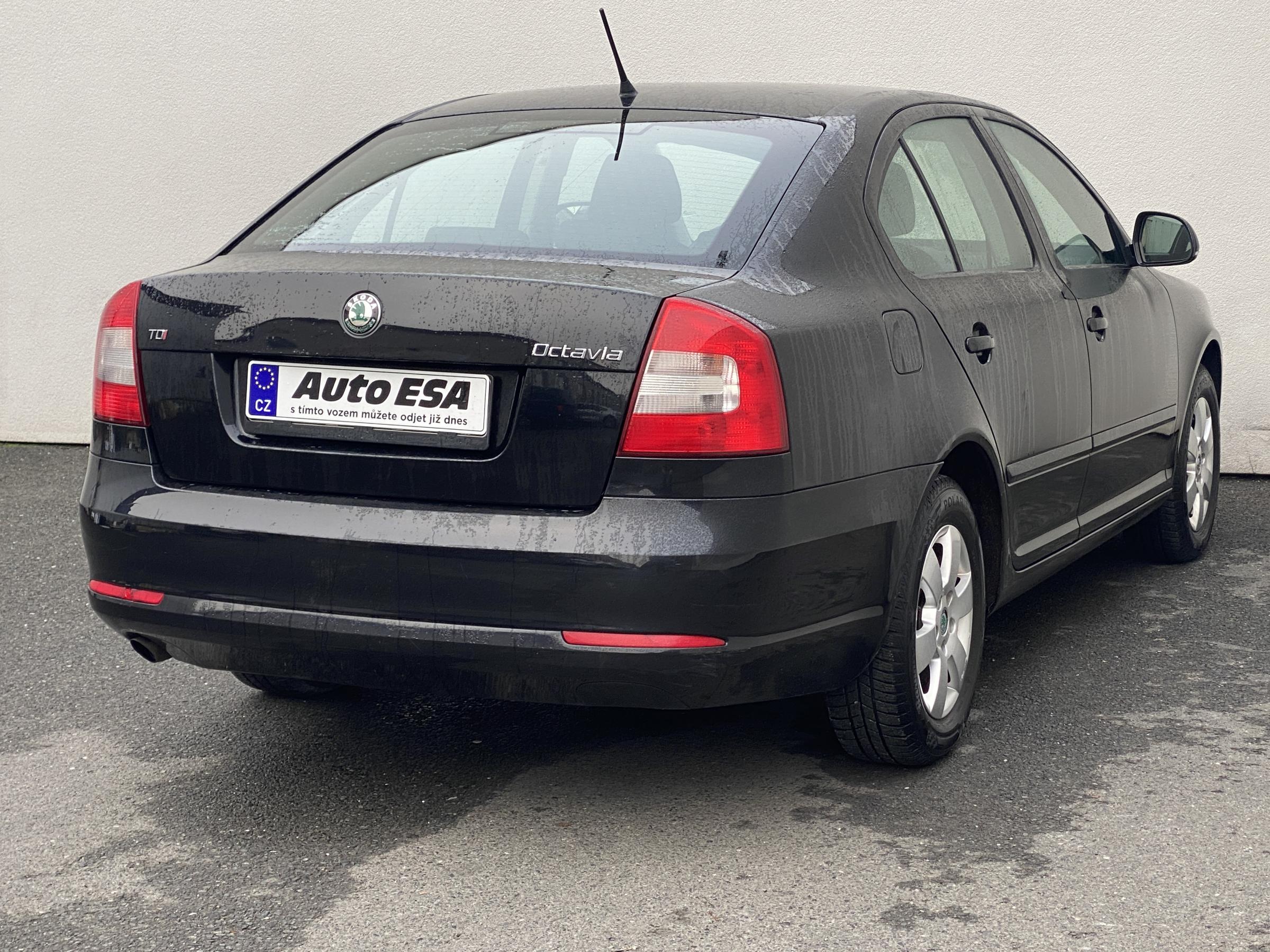 Škoda Octavia, 2012 - pohled č. 4