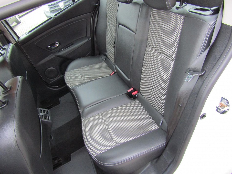 Renault Fluence 1.6i 