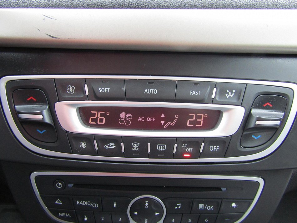 Renault Fluence 1.6i 