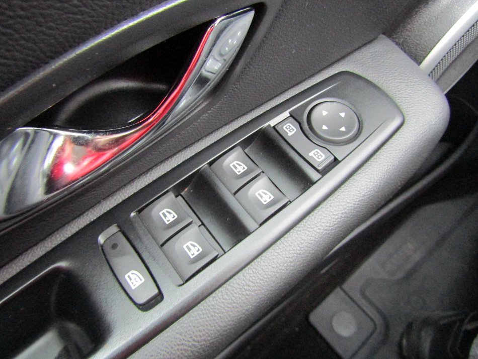 Renault Fluence 1.6i 